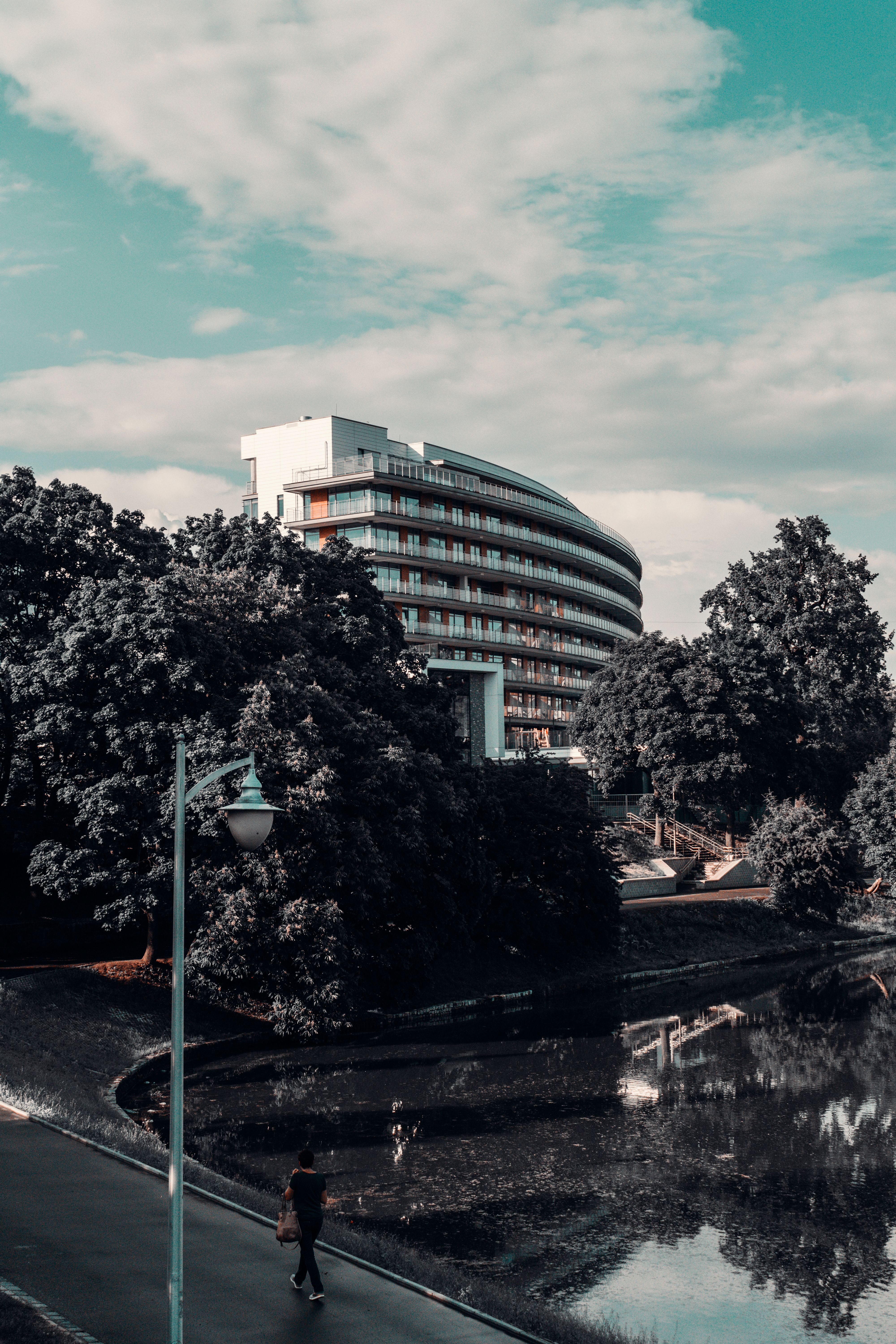 High rise Building Free Stock Photo