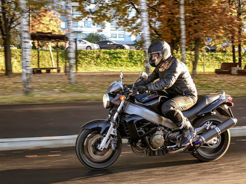 Fotobanka s bezplatnými fotkami na tému cyklista, jazdec, motocykel