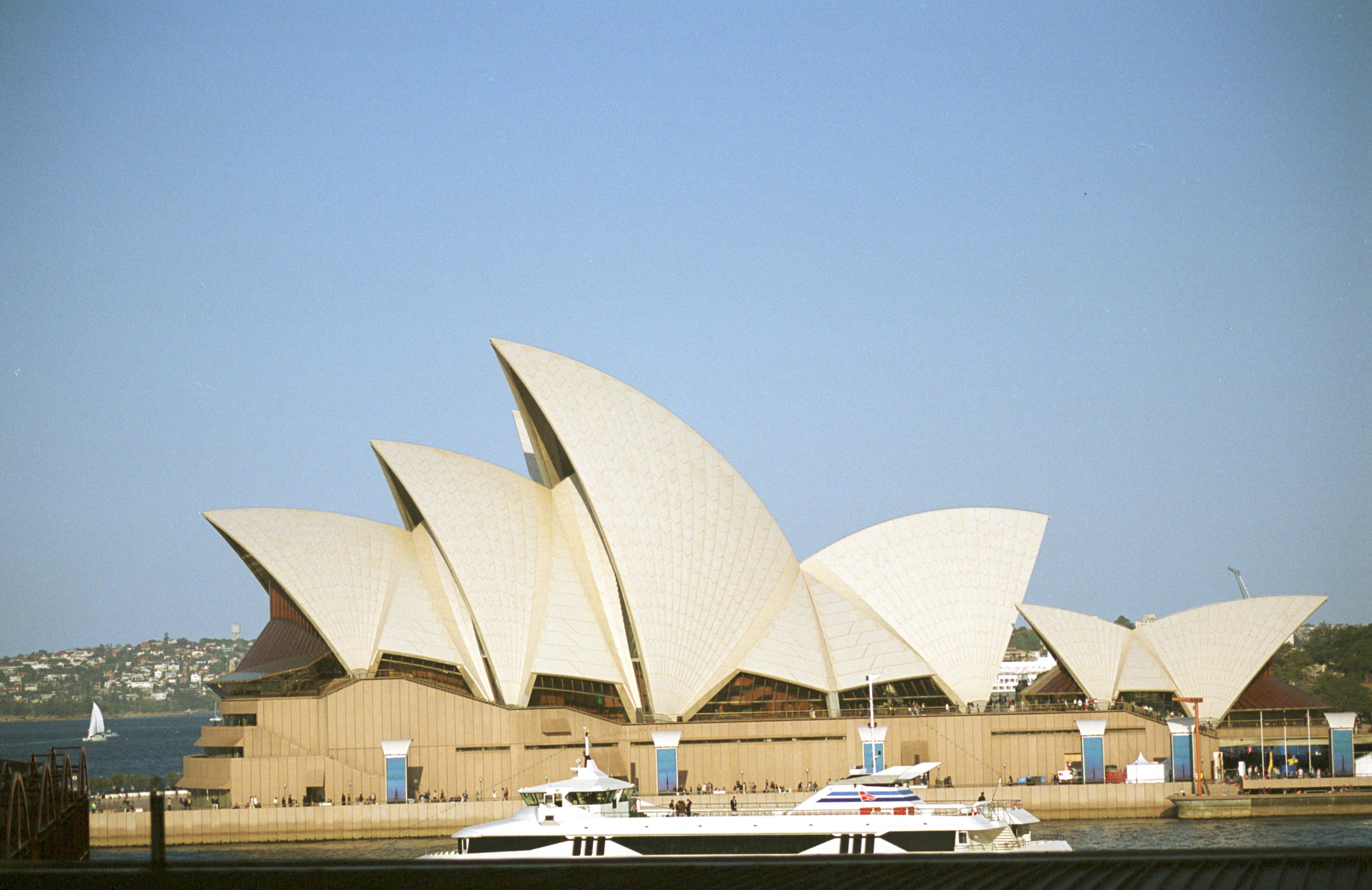 White and Brown Sydney Opera House · Free Stock Photo