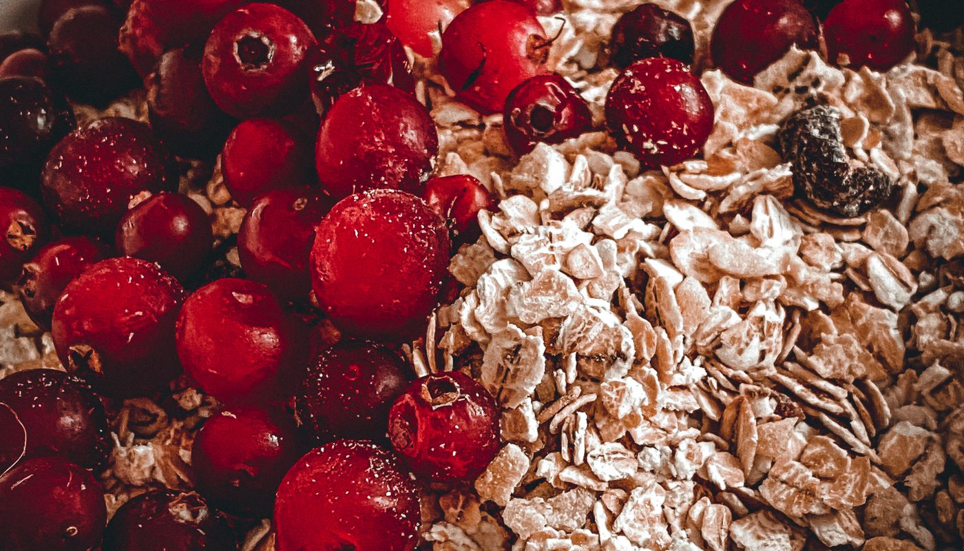healthy breakfast ideas — A Close-Up Shot of Rolled Oats and Berries in a Bowl · Free. Photo: Pexels