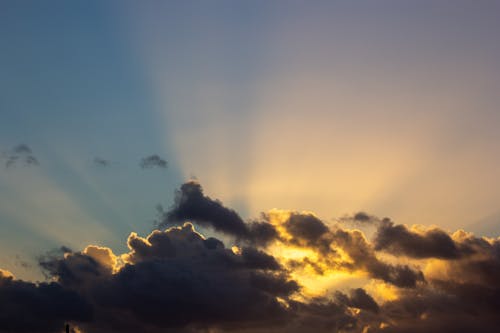Free Sun Rays in Clouds Stock Photo