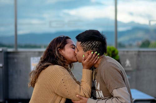 Fotos de stock gratuitas de afecto, amor, besando