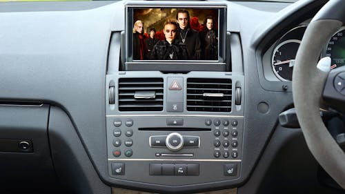Gratis Stereo Kendaraan Dengan Monitor Foto Stok