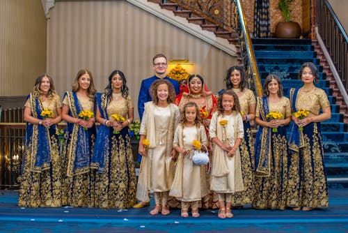 aile, aile fotoğrafı, geleneksel giyim içeren Ücretsiz stok fotoğraf
