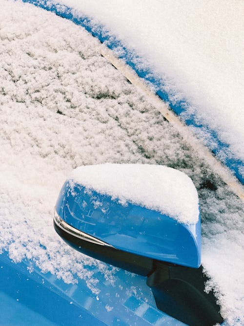 Free Blue Car Covered With Snow in Close-up Photography Stock Photo
