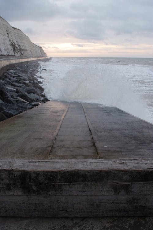 Foto stok gratis garis pantai, gelombang menabrak, laut