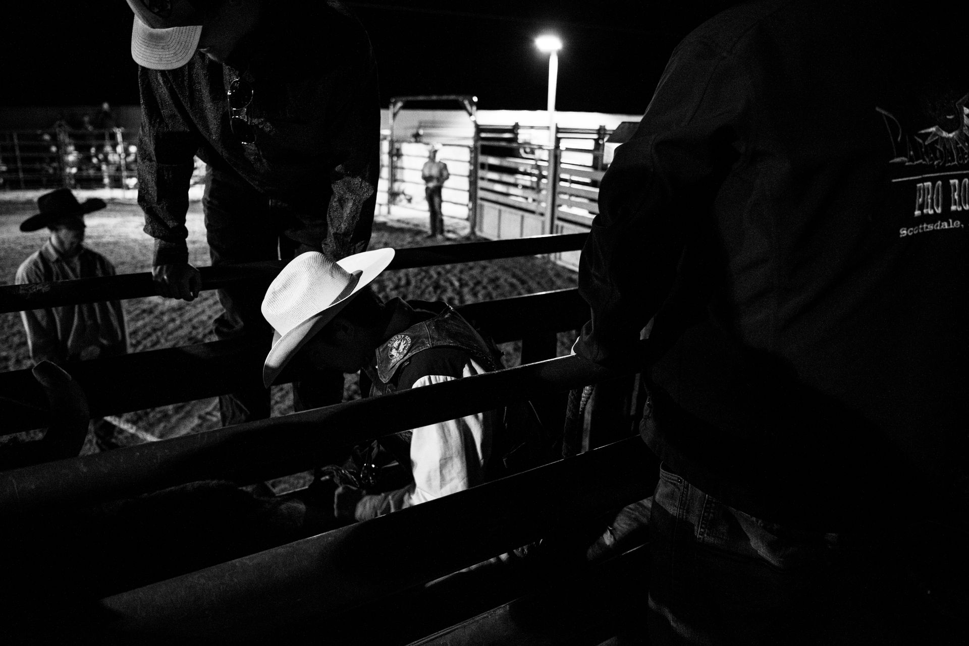 Arena de rodeio à noite