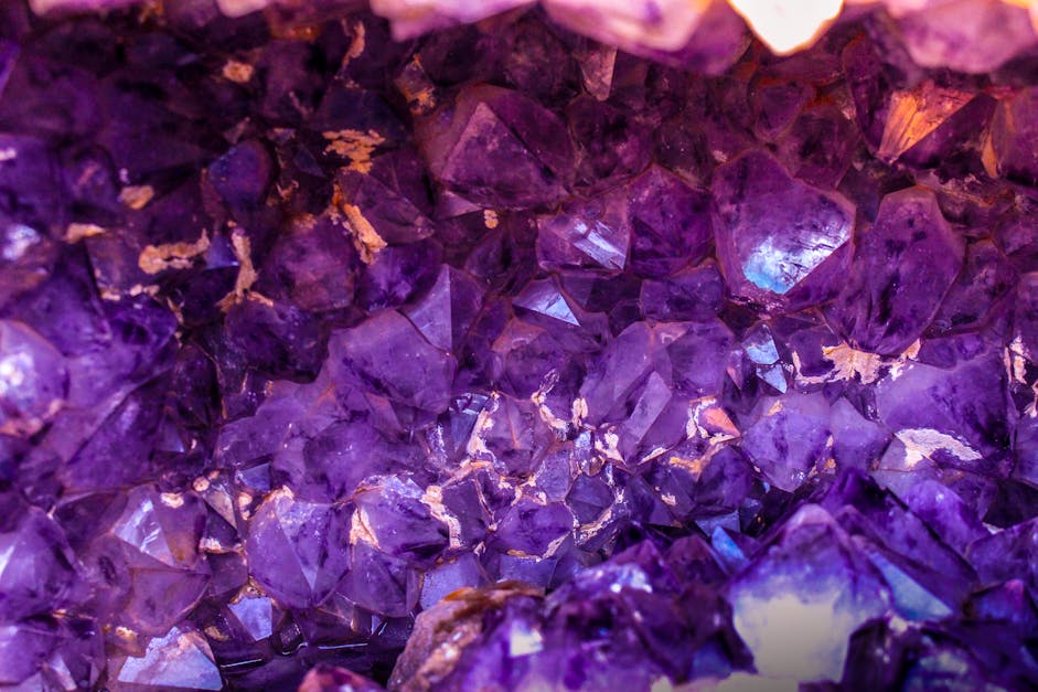 紫色の宝石のクローズアップ写真 無料の写真素材