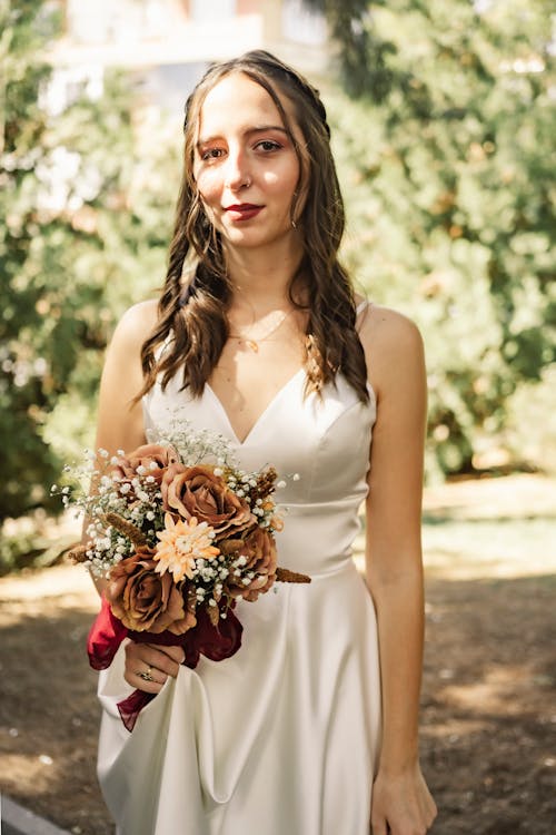 Foto profissional grátis de atraente, buquê de flores, festa de casamento