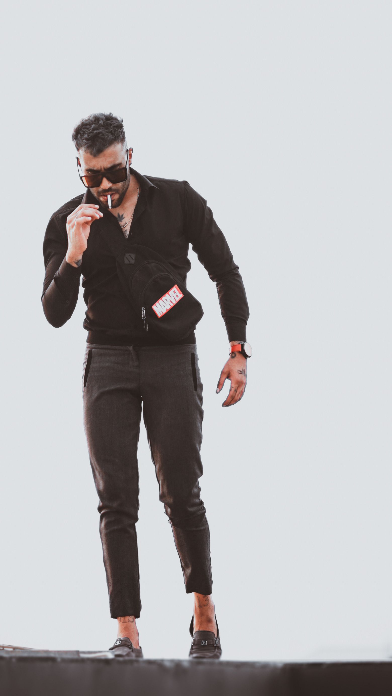 Foto De Stock Gratuita Sobre Banco Bigote Cigarrillo Fumando Hombre 