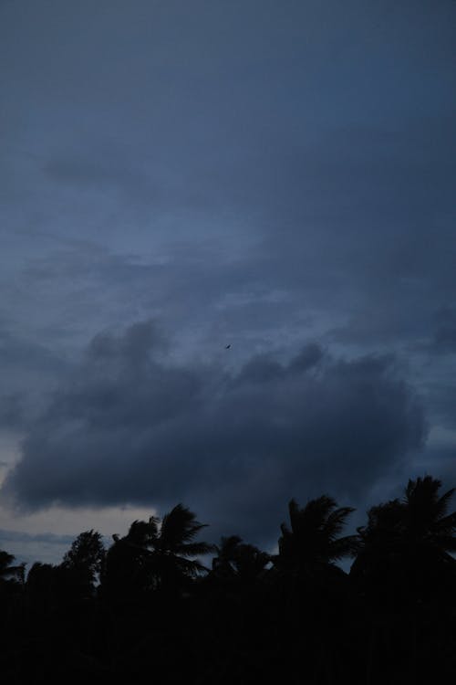 Gratis stockfoto met bewolkte lucht, donker, grijze wolken