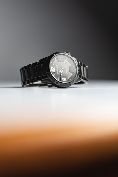 Free Close-Up Shot of Black Wristwatch Stock Photo