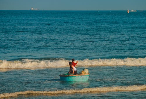 atlantik okyanusu, Balık tutmak, balıkçılar içeren Ücretsiz stok fotoğraf