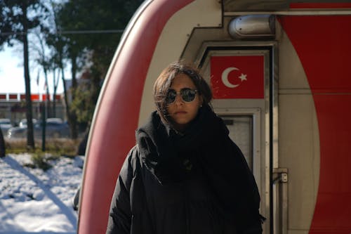 Gratis Immagine gratuita di abbigliamento invernale, bandiera turca, donna Foto a disposizione