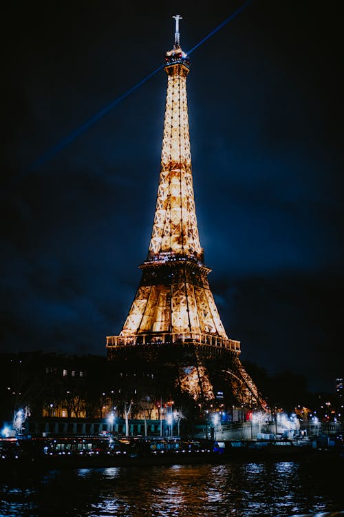 Eiffel Tower with Lights at Night · Free Stock Photo