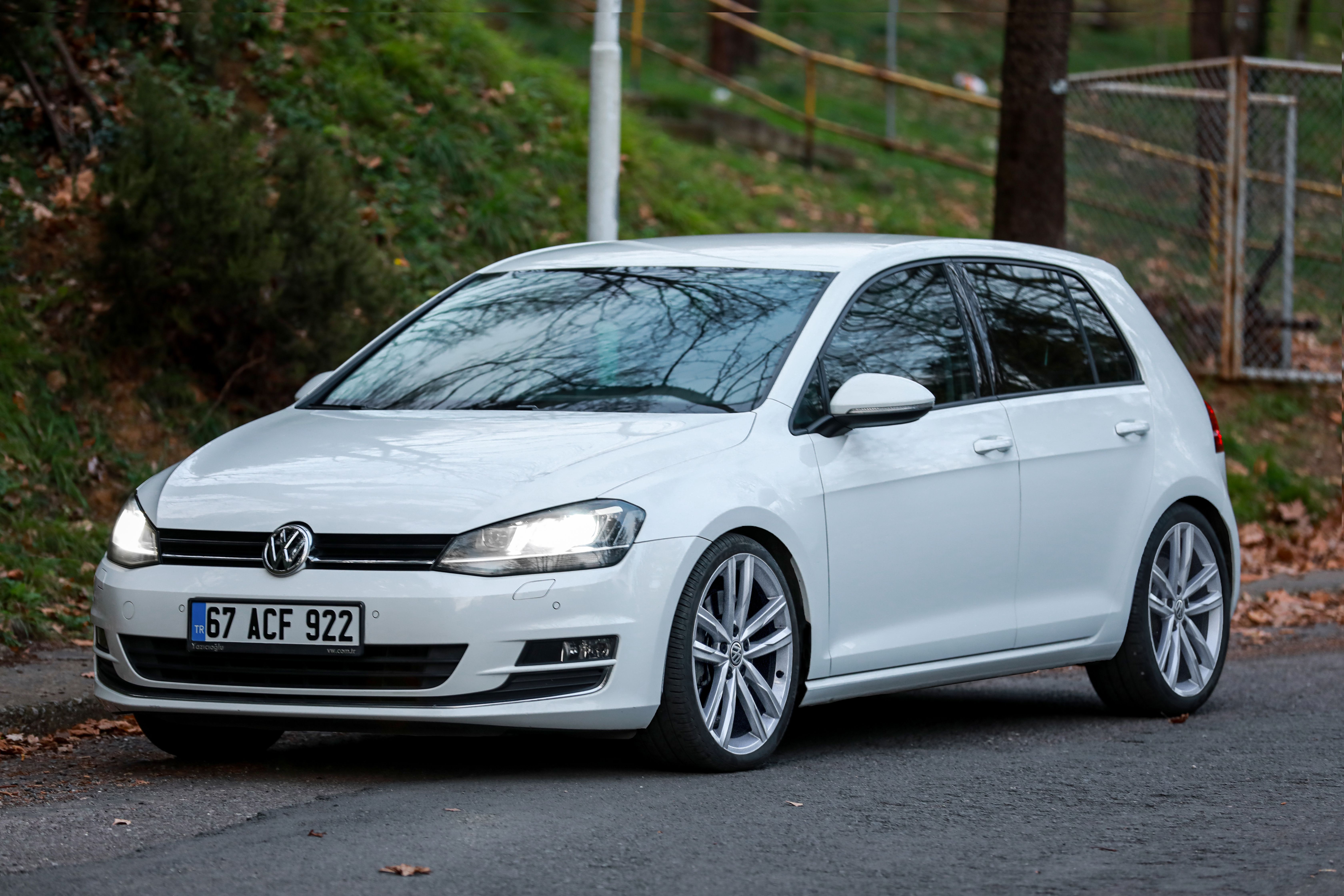 Volkswagen Polo electric hatchback — Photo by Yılmaz Emir on Pexels