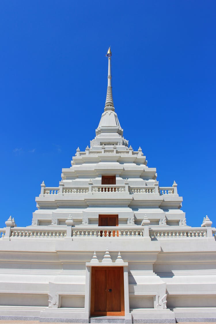 Wooden Doors On Wat Doi Dhamma Chedi Temple