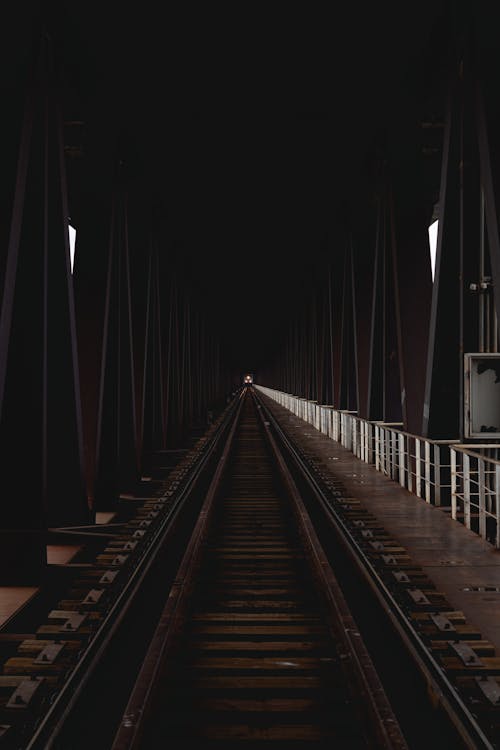 Free Δωρεάν στοκ φωτογραφιών με ατμομηχανή, κατακόρυφη λήψη, ράγες του τρένου Stock Photo