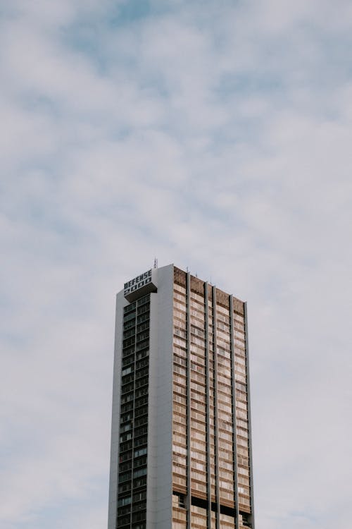 Modern Skyscraper in City 