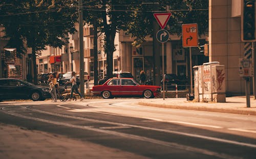 Ingyenes stockfotó autók, építészet, épületek témában