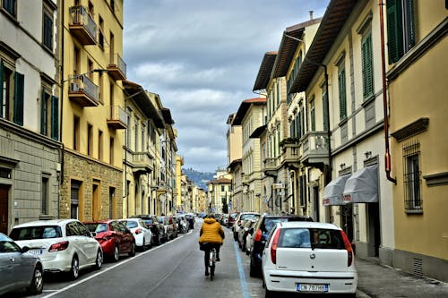 Imagine de stoc gratuită din acoperit de nori, autoturisme, bicicletă