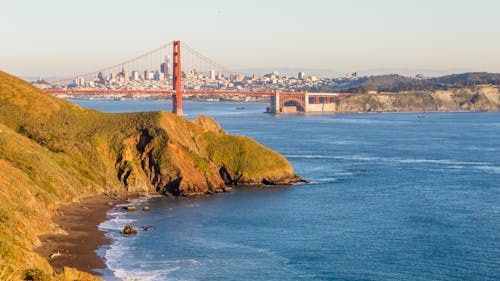 Fotobanka s bezplatnými fotkami na tému breh, Golden Gate, jasná obloha