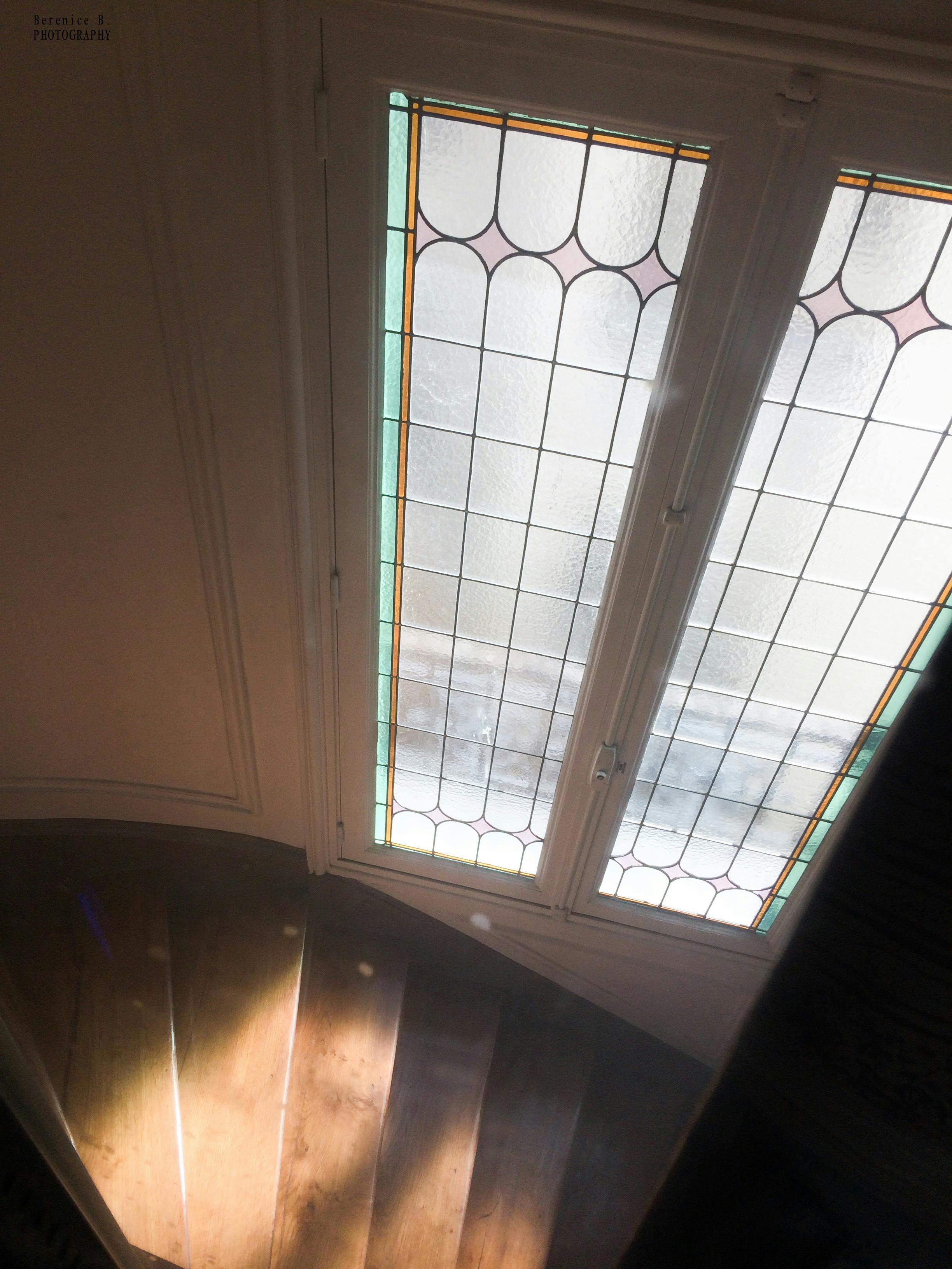 오프로드를 달리는 Jeep 랭글러 이미지