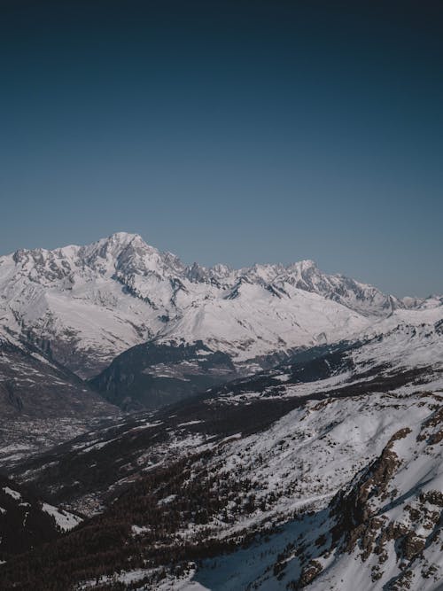 бесплатная Бесплатное стоковое фото с вертикальный выстрел, горный хребет, горы Стоковое фото