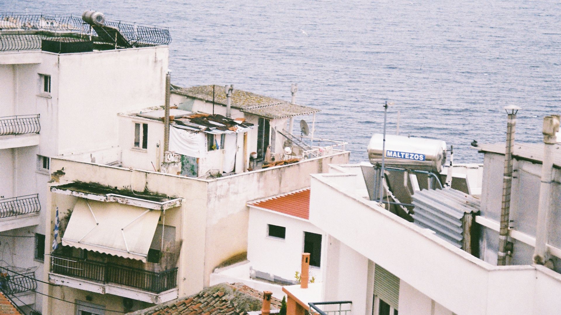 How to Choose a Solar Water Heater Company in Cyprus — illustrasjonsbilde