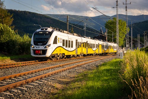 Základová fotografie zdarma na téma dopravní systém, trénovat, veřejná doprava