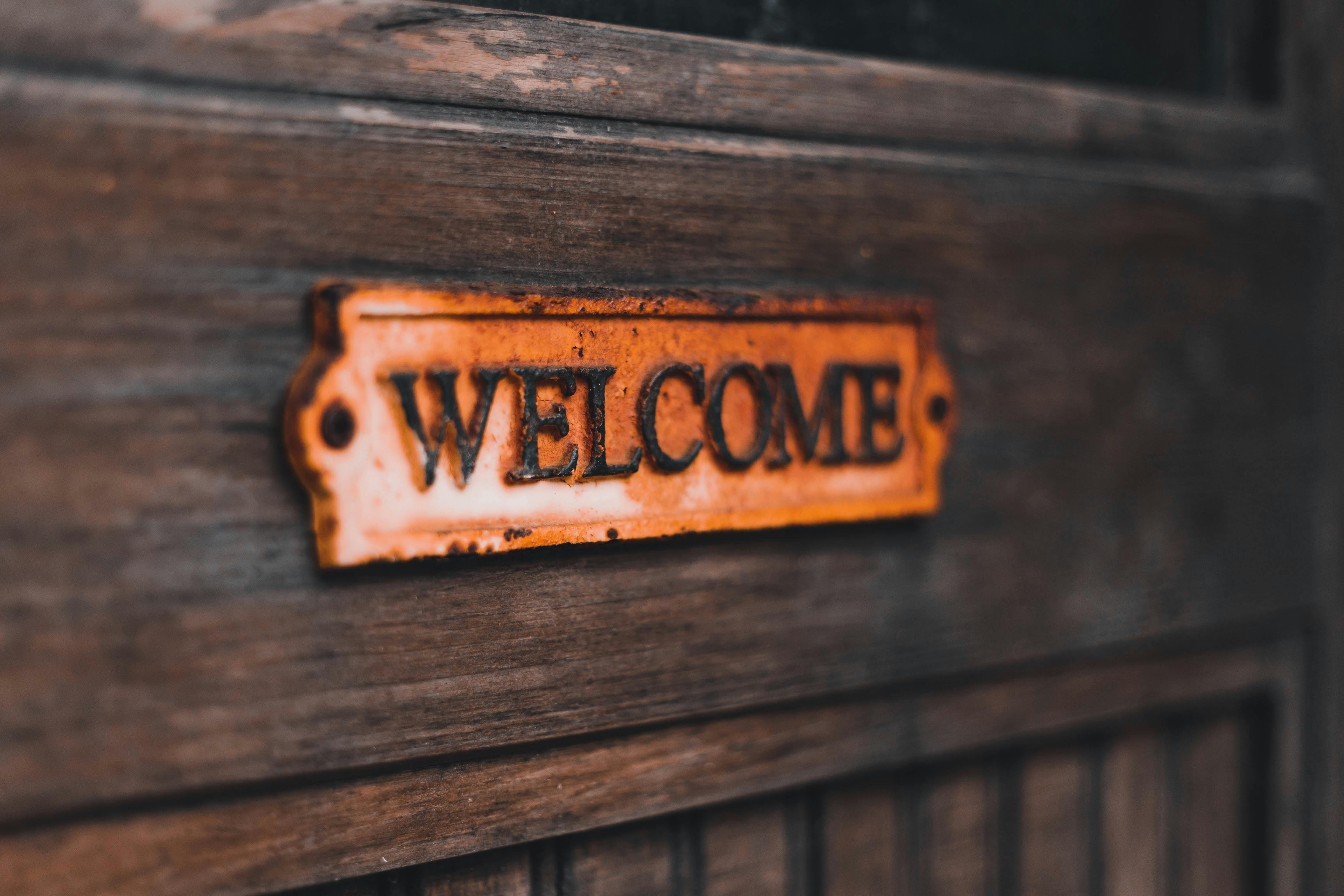 3 Top Travel Credit Card Welcome Bonuses for May 11, 2026 — Photo by Erik Mclean on Pexels