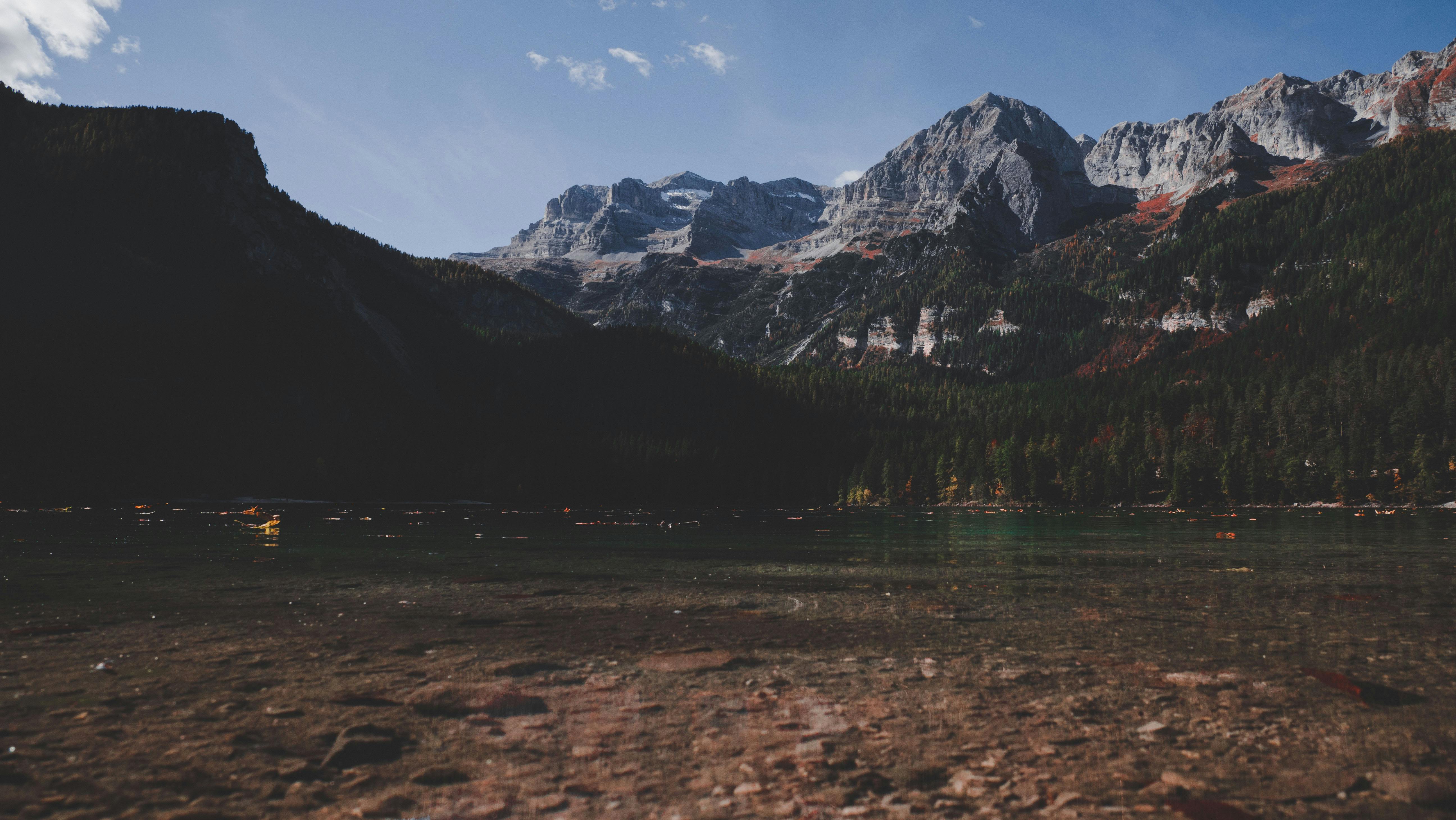 Kostenloses Foto zum Thema: berg, draußen, felsiger berg