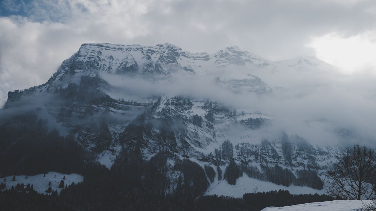 無料 雪に覆われた山 写真素材