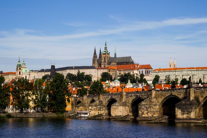 Prague big bus hop-on hop-off tour with river cruise