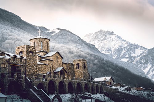 Photos gratuites de église, monastère, montagnes