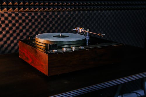 Free Wooden Vinyl Record Player Stock Photo