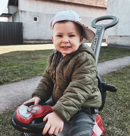 Fotobanka s bezplatnými fotkami na tému detská hračka, gangster, krásny úsmev