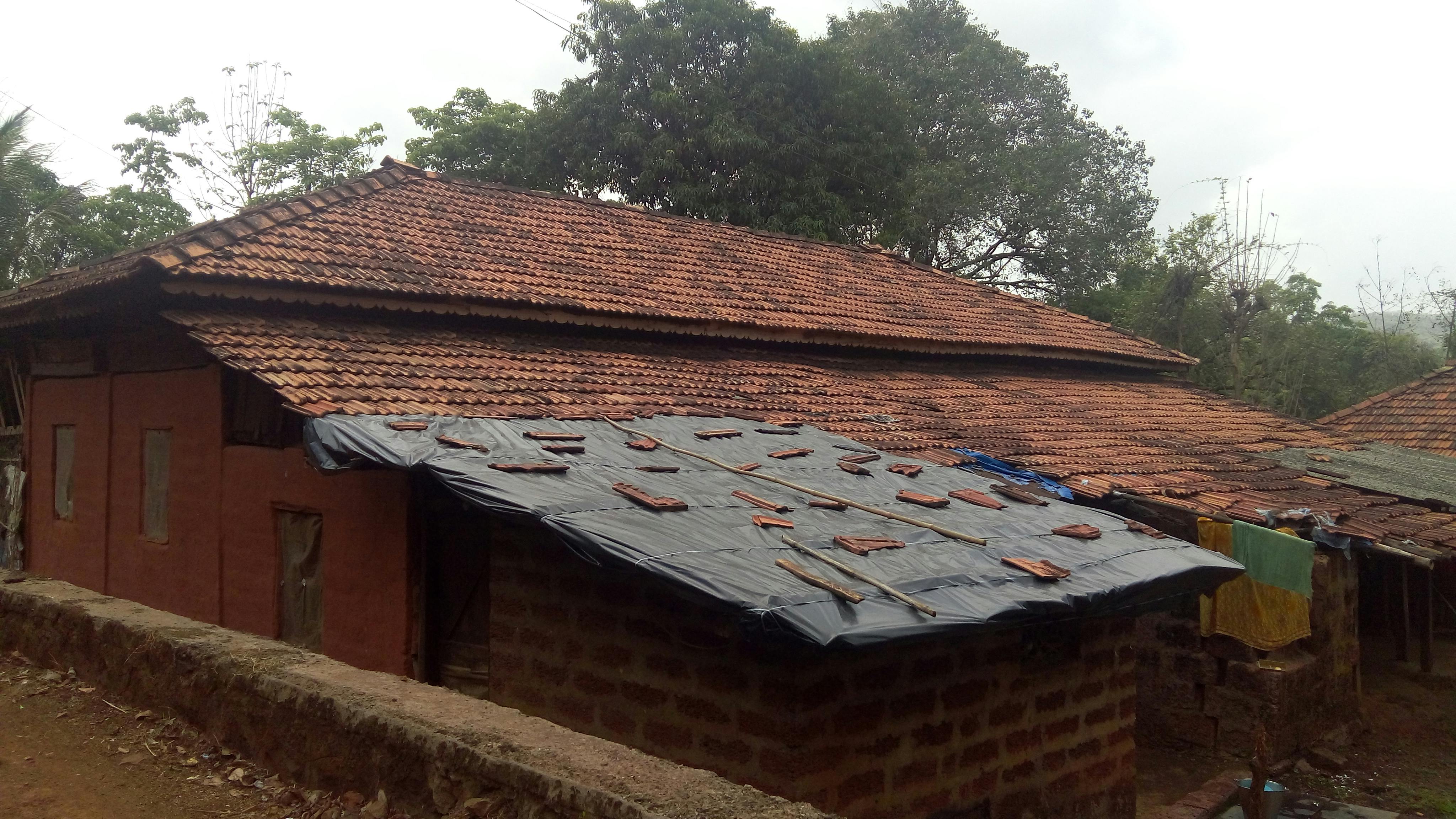 Free stock photo of Indian village home, Mangalore tiles, rooftop