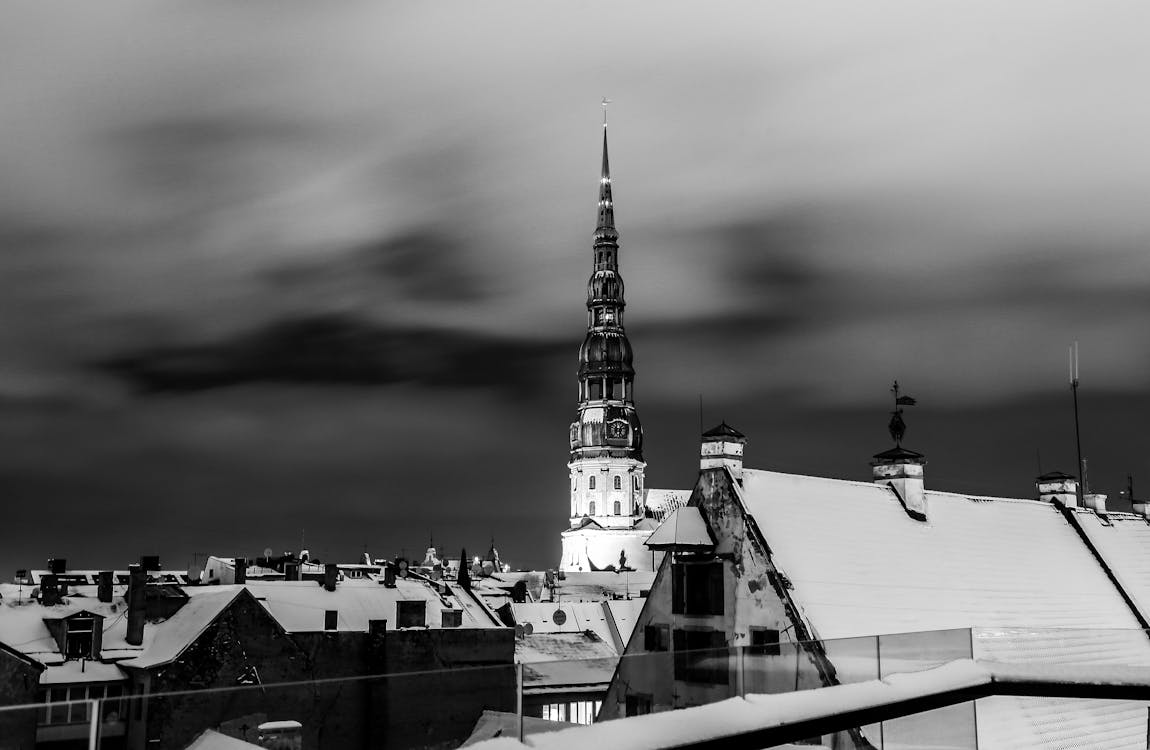 Fotos de stock gratuitas de azoteas, blanco y negro, catedral