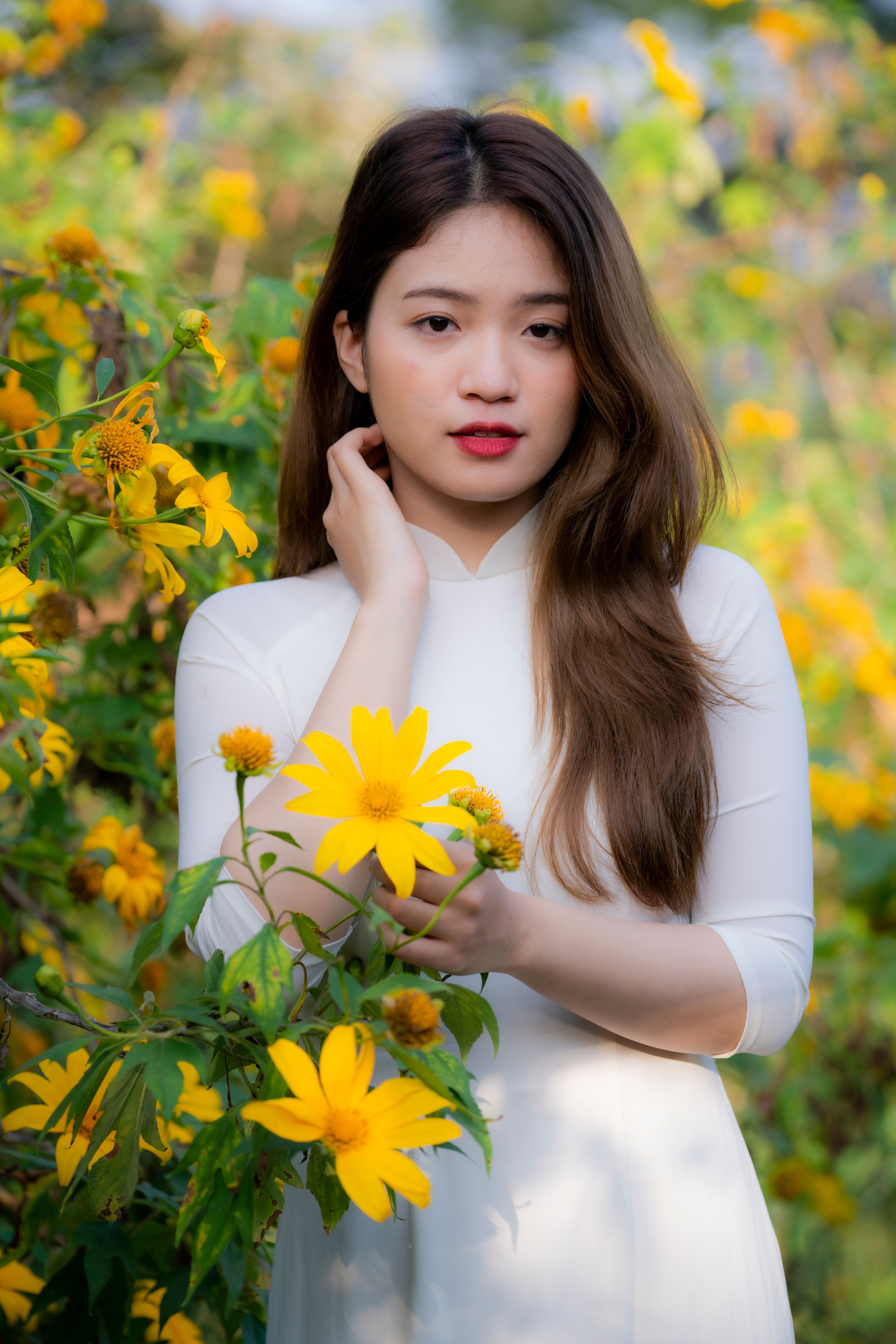 Cool White Dress With Yellow Flowers Gallery