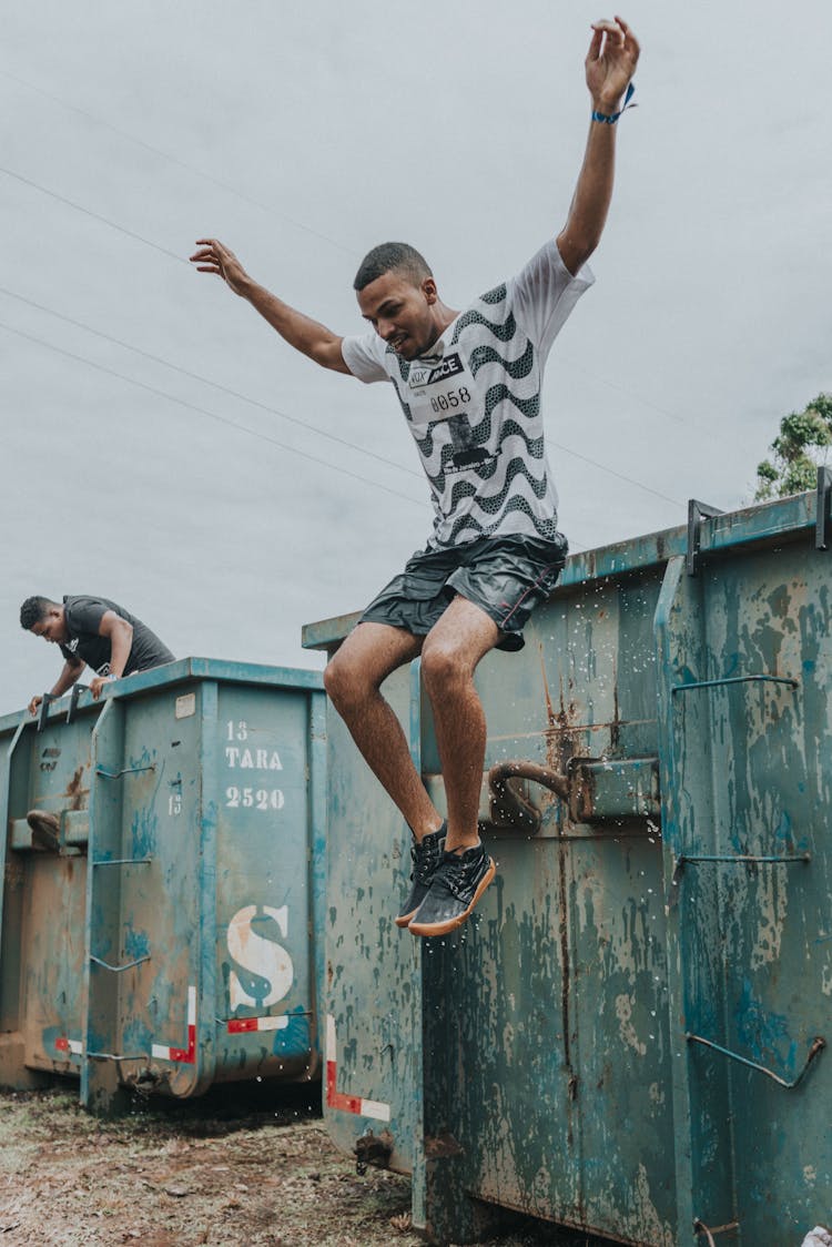 People On Extreme Run With Obstacles