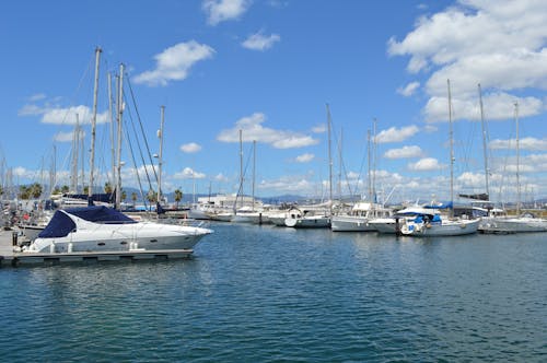 бесплатная Бесплатное стоковое фото с гавань, голубое небо, лодки Стоковое фото