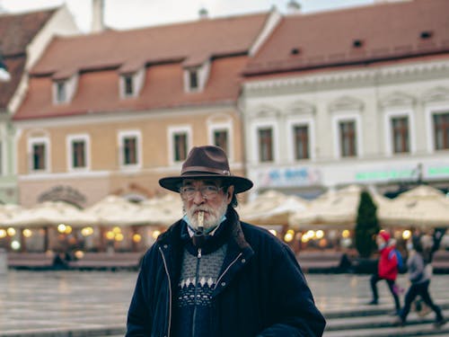 Free An Elderly Man Wearing a Brown Fedora Hat Stock Photo