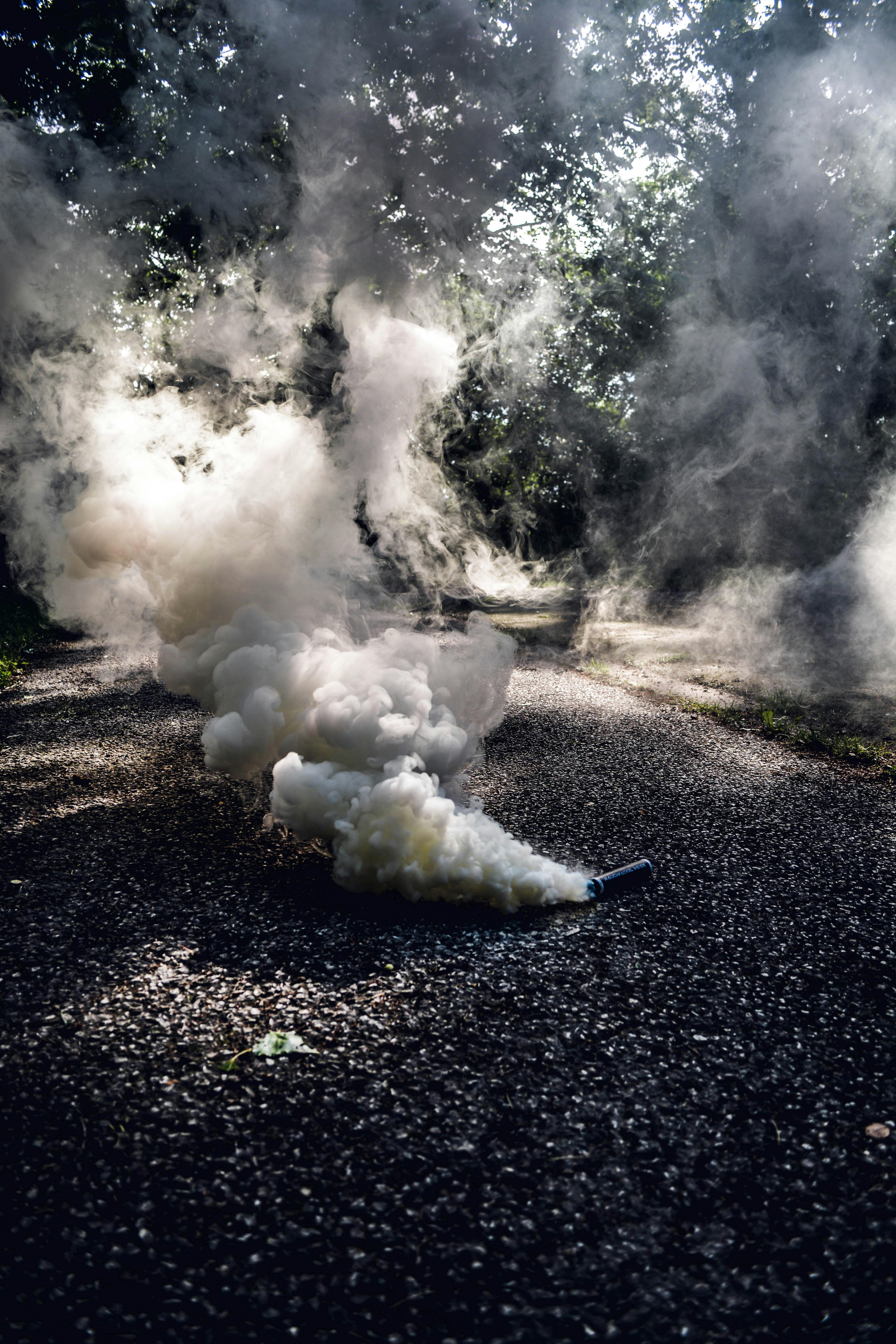 17.386+ Fotos y Imágenes de Bomba de humo Gratis · Banco de Fotos Gratis