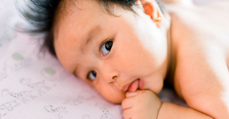 Hoquet bébé : 5 astuces efficaces rapides