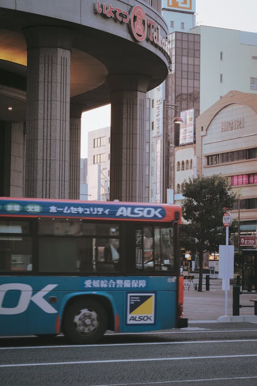 Základová fotografie zdarma na téma autobus, dopravní systém, dopravní značení