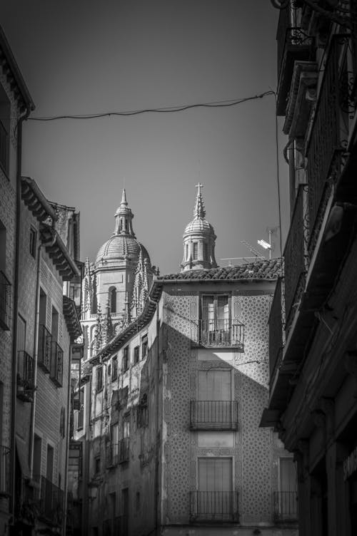 Grayscale Photo of White and Gray Landmark