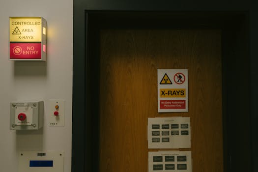 CCTV footage from Rewa hospital exposes details of a rape case.  The video evidence is crucial for the ongoing investigation.  #RewaHospital #RapeCase