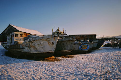 Shipwrecks n Snow