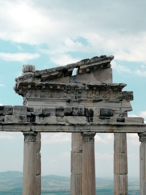 abide, antik roma mimarisi, bulutlu gökyüzü içeren Ücretsiz stok fotoğraf